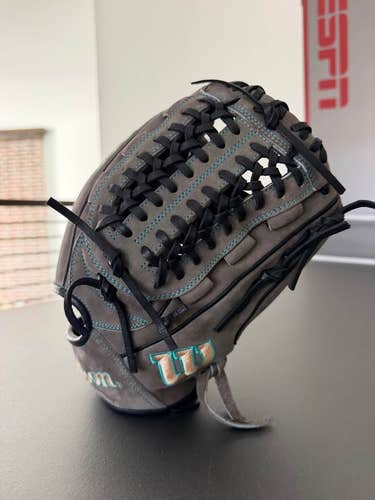 January GOTM - Wilson A2000 - D33 11.75"