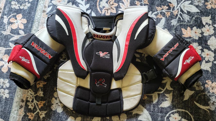 Junior Used Medium Vaughn Goalie Chest Protector Ventus LT60