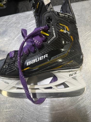 Bauer Supreme M5 Pro Hockey Skates Size 3 (Used)