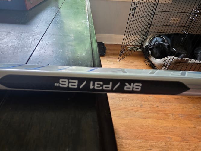 Intermediate Bauer Vapor Flylite Full Right Goalie Stick 23" Paddle (New)