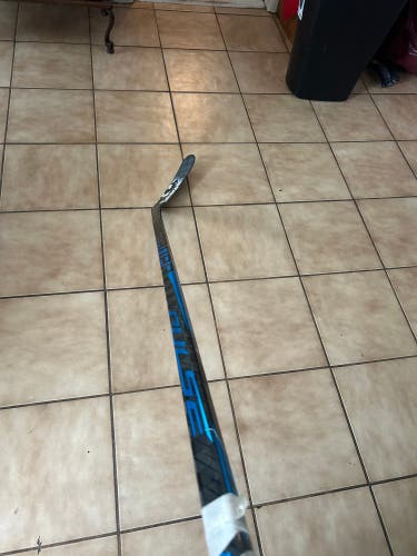 Senior Bauer Pulse Right Handed Hockey Stick P80 80 Flex Pro Stock (Used)
