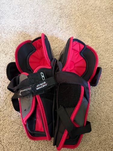 Intermediate Bauer Vapor X100 13" Shin Pads (Used)