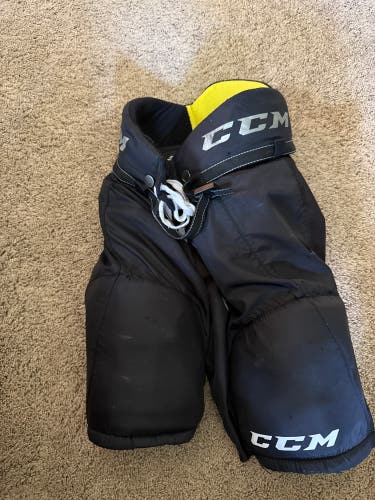 Junior Medium CCM Tacks 9550 Hockey Pants (Used)
