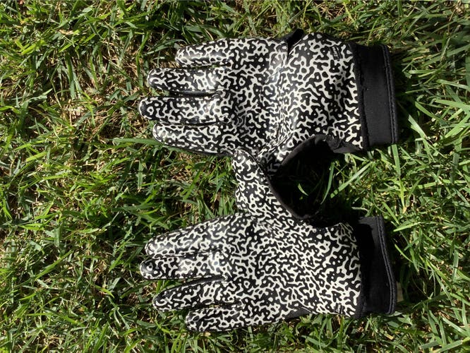 Black Large Adult Nike Superbad Gloves (Used)
