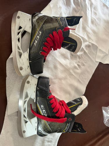 CCM Ccm tacks classic Hockey Skates Regular Width Size 3 (Used)