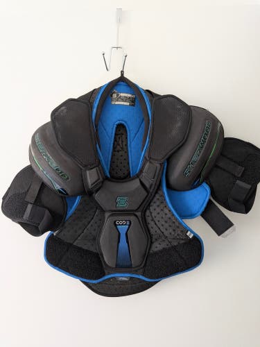 Men's Large Senior Sher-Wood Shoulder Pads (Used)