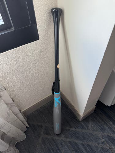 2026 Victus BWITT7 Maple BBCOR Certified Bat (-3) 30 oz 33" (New)