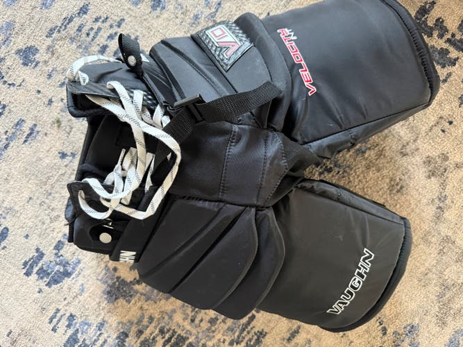 Intermediate XL Vaughn Velocity V10 Hockey Goalie Pants (New)