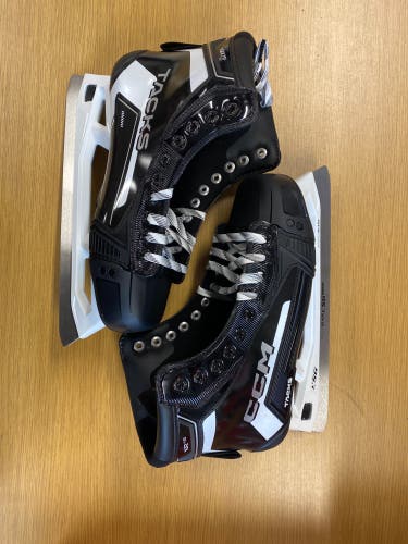 CCM Hockey XR70 Goalie Skates Regular Width 8 (New)