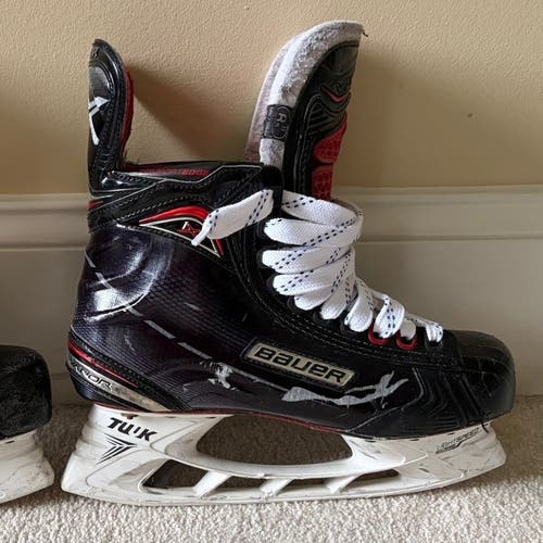 2017 Bauer Vapor 1X Hockey Skates Regular Width 8.5 (Used)