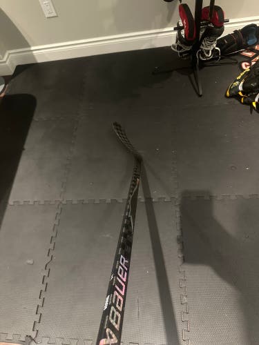 Senior Bauer Proto2 Left Hand Hockey Stick P86 77 Flex Pro Stock (Used)