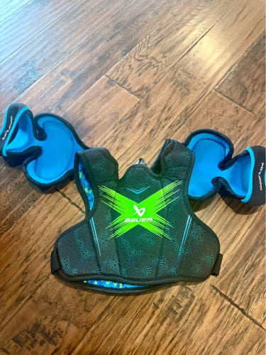 Large Youth Bauer Vapor 1X Shoulder Pads (Used)