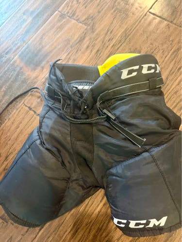 Youth Large CCM Tacks 9550 Hockey Pants (Used)