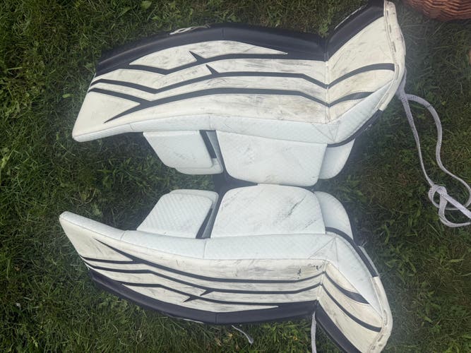 30" Brian's Iconik Goalie Leg Pads (Used)