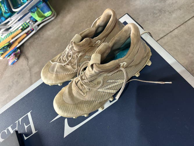 Men's Size M 11.0 (W 12.0) Adult New Balance (Used)