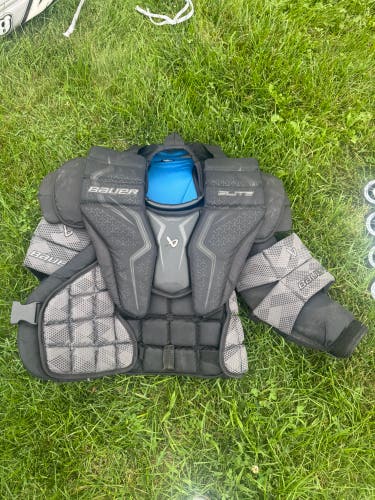 Medium Bauer Elite Goalie Chest Protector (Used)