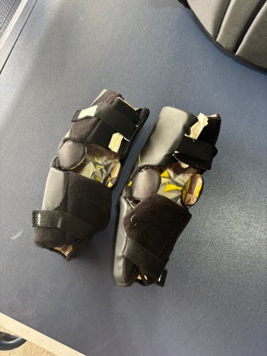 Large Adult STX Stallion 200 Arm Pads (Used)