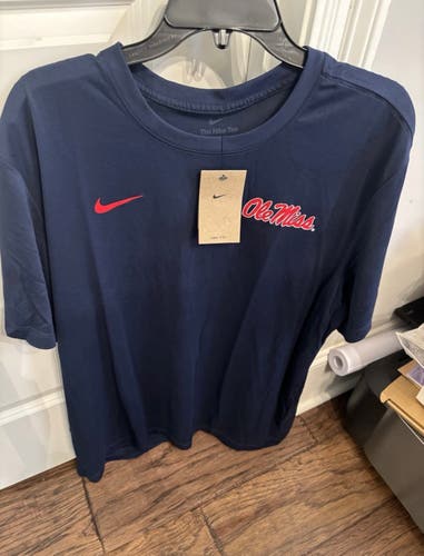 Nike Ole Miss Navy Blue Dri-Fit Sideline Performance Shirts size XL (New)