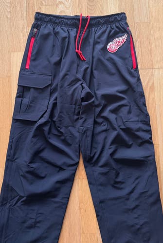 Pro Stock NHL Detroit Red Wings Fanatics Track Pants - SIZE M (NEW)