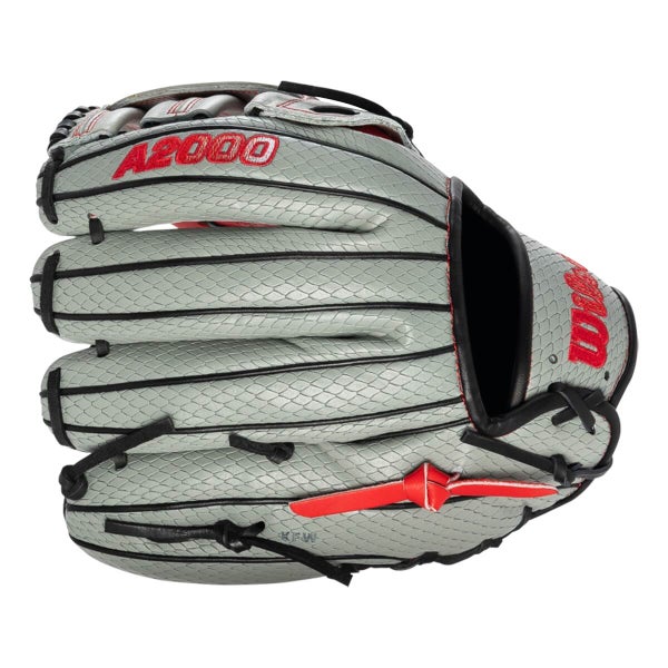 Used Wilson WBW101634115 Right Hand Thrower - Excellent Condition