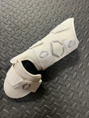 White Senior EvoShield Leg guard Shin Guards (Used)