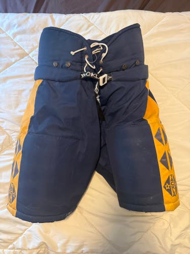Vintage Tackla Pro 2500 Hockey Pants – Size 52 – Made in Finland – Navy/Gold