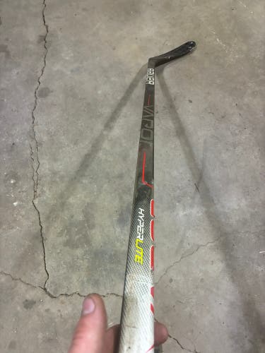 Junior Bauer Vapor Flylite Right Handed Hockey Stick P28 50 Flex (Used)