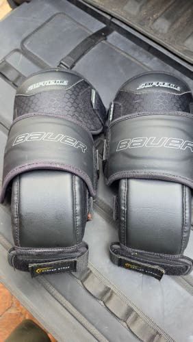 Bauer S18 Supreme Junior Knee Pads