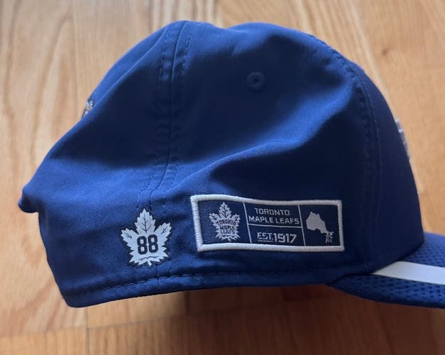 Pro Stock NHL Toronto Maple Leafs William Nylander #88 Workout Hat