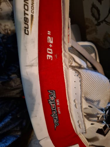 30" Vaughn Velocity Goalie Leg Pads (Used)