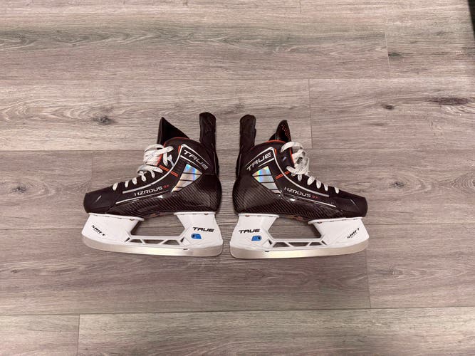 2023 True HZRDUS 9x Hockey Skates Regular Width 7.5 (Used)
