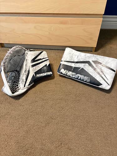 Vaughn Slr4 Junior Glove and Blocker