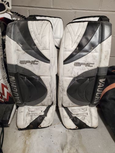 35" 2006 Vaughn Epic 8000 Goalie Leg Pads (Used)