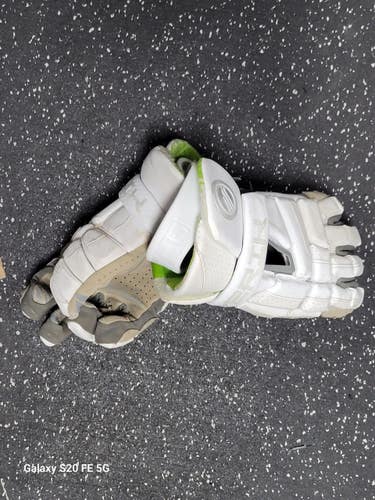 Used Maverik M6 Lacrosse Gloves Mens White 12" 11849-S000042970