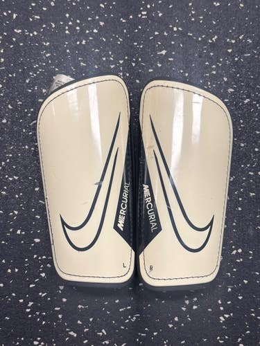 Used Nike Soccer Shin Guards Junior White SM 11849-S000042956