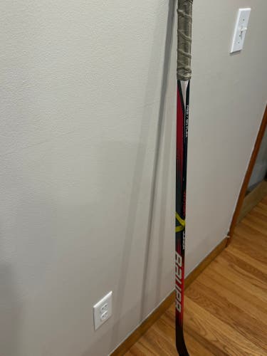 Junior Bauer Vapor X Right Handed Hockey Stick P92 30 Flex (Used)