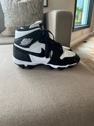 Black Men's 4.5Y (Big Kids / Youth) Air Jordan High Top Molded Cleats (Used)
