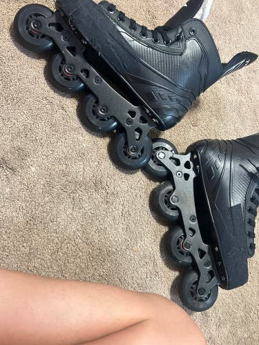 Black 2025 Tron Hockey Skates Wide Width 6 (Used)