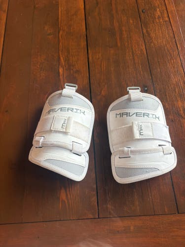 Small / Medium Adult Maverik Max Arm bicep pads