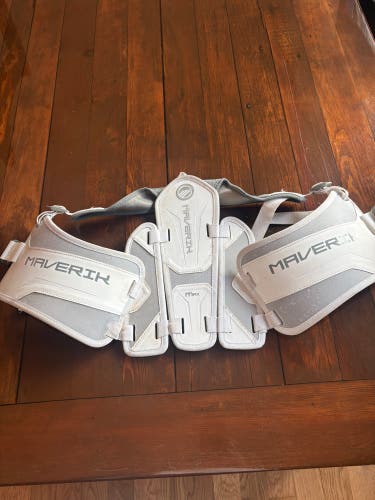 Adult Small/Medium Maverik Rib Pad (Used)