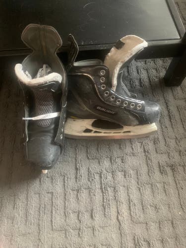 2010 Bauer Supreme Comp Hockey Skates Extra Wide Width Size 5 (Used)