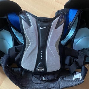 Men's Small Senior Nike Quest Shoulder Pads (Used)