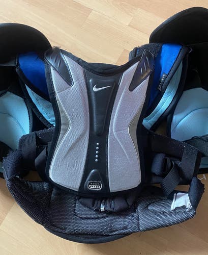Men's Small Senior Nike Quest Shoulder Pads (Used)