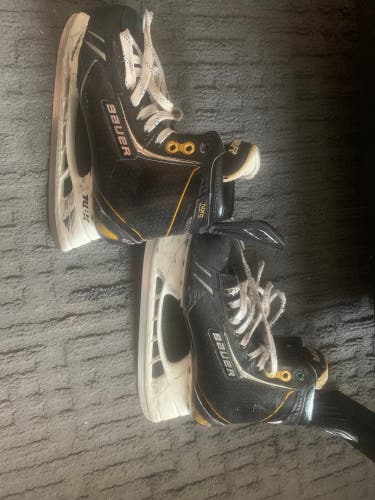 2012 Bauer Supreme TotalOne NXG Hockey Skates Extra Wide Width 7.5 (Used)