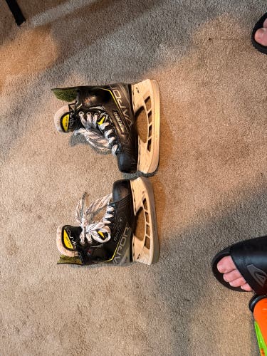 Black/Yellow 2021 Bauer Vapor 3X Hockey Skates Regular Width 12 (Used)