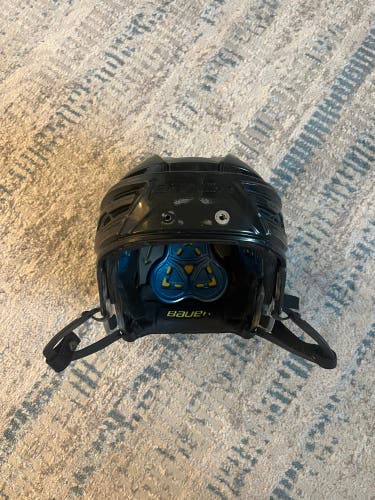 Small Bauer Re-Akt 150 Helmet (Used)