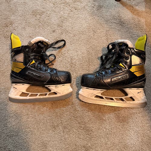 Bauer Supreme Hockey Skates Regular Width 13 (Used)