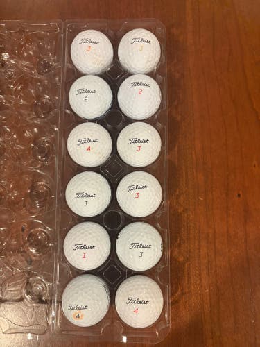 Titleist Balls 12 Pack (1 Dozen) (Used)