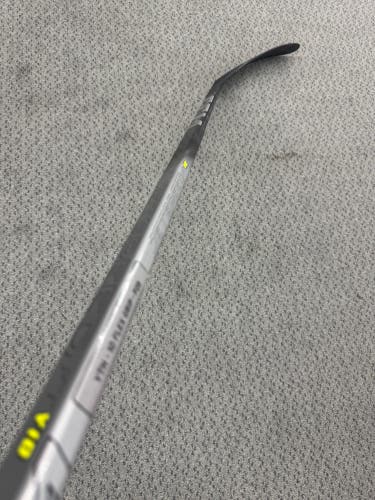 Youth CCM Left Hand Hockey Stick P28 10 Flex (New)