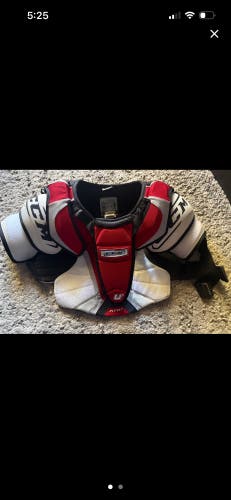 Medium used Senior CCM U+ Fit 07 Shoulder Pad